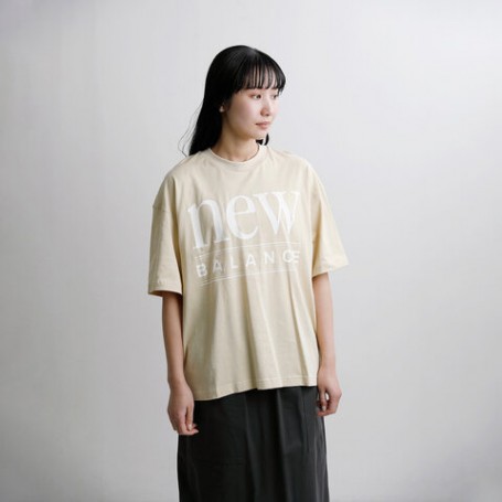 Camiseta New Balance Reimagined Oversize